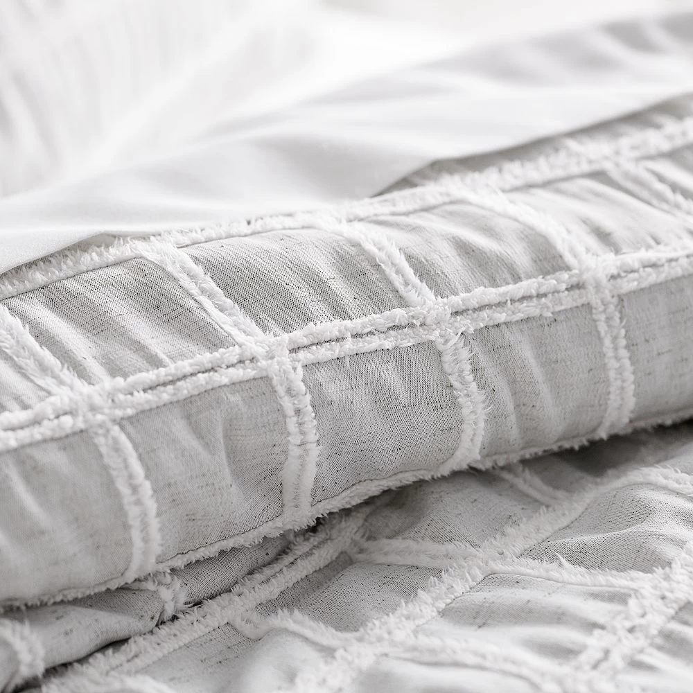 Sonoma Goods For Life® Manila Tufted Comforter Set With Shams 5 Sonoma Goods For Life® Manila Tufted Comforter Set With Shams - Image 3